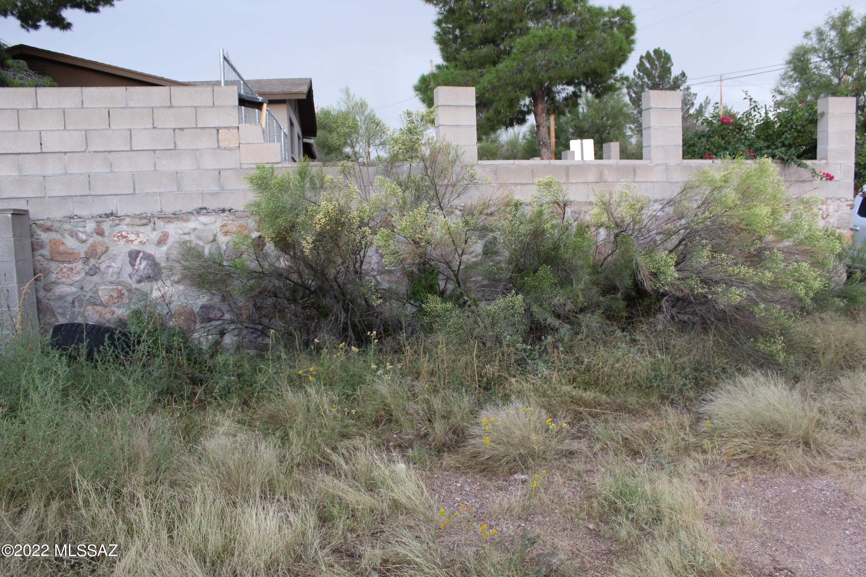 619 Rolfs Avenue, Unit 12 Mammoth, AZ 85618 - Photo 2 of 8 Gallery Image 2