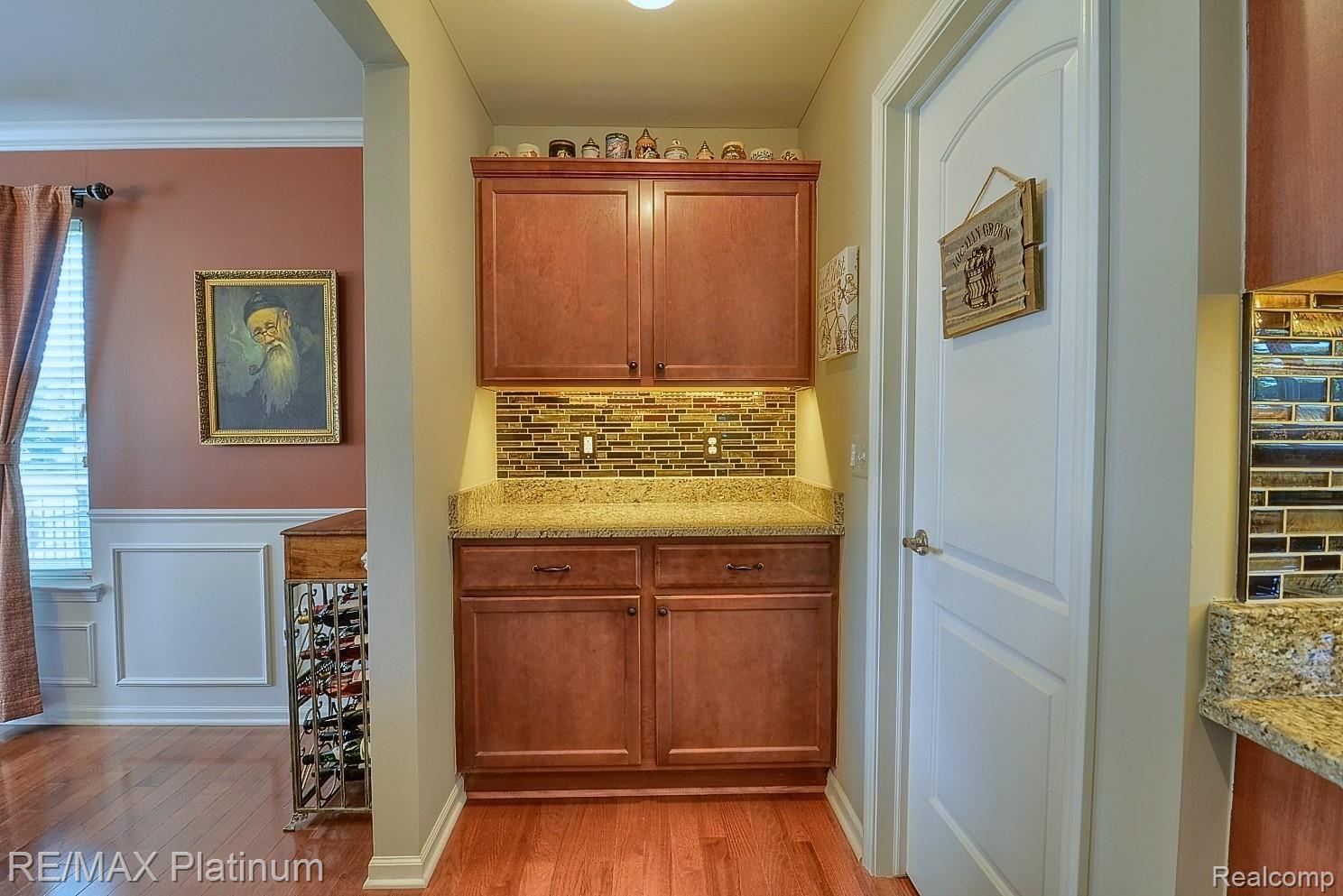 24579 Martindale Road South Lyon, MI 48178 - Photo 8 of 41 Butlers Pantry.jpg