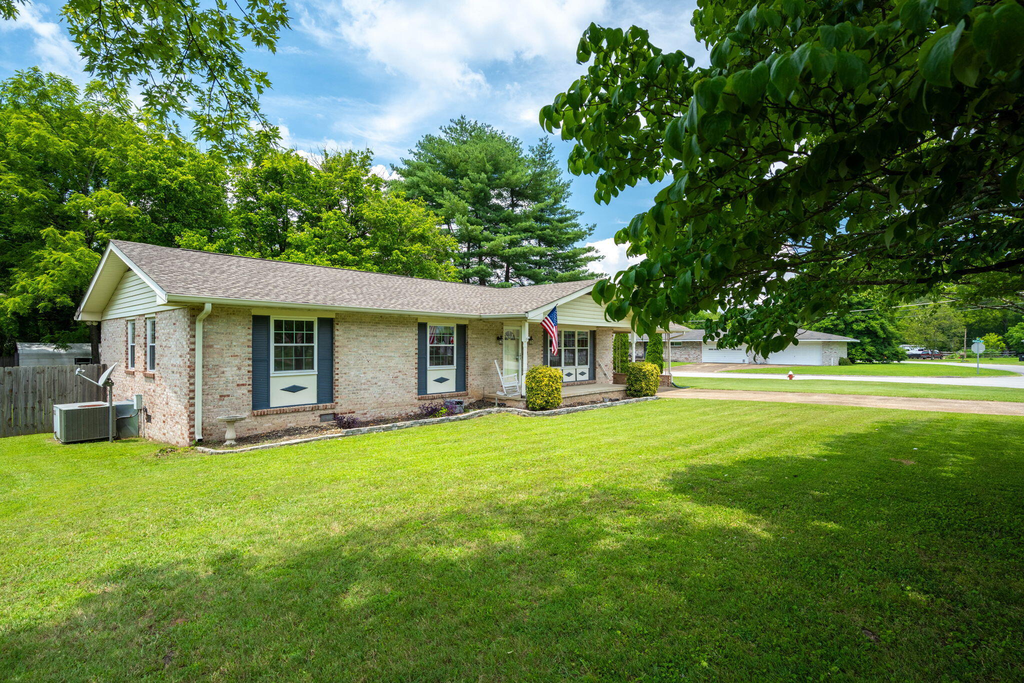 6209 Marmons Drive Harrison, TN 37341 - Photo 3 of 28 3-web-or-mls-DSC_5696