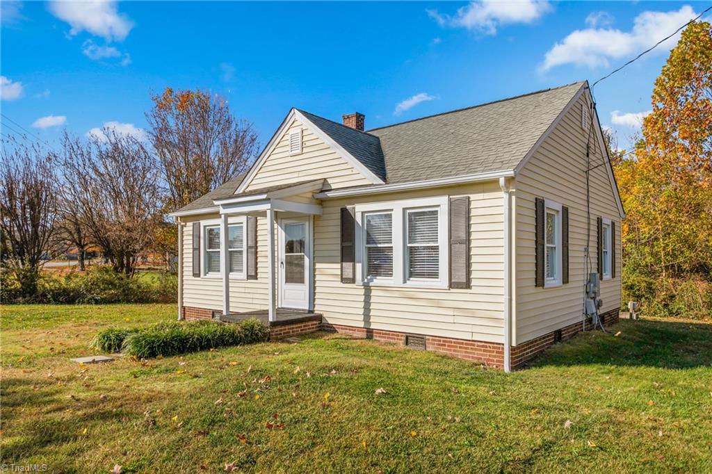 5185 Hoover Hill Road Trinity, NC 27370 - Photo 2 of 23 Gallery Image 2