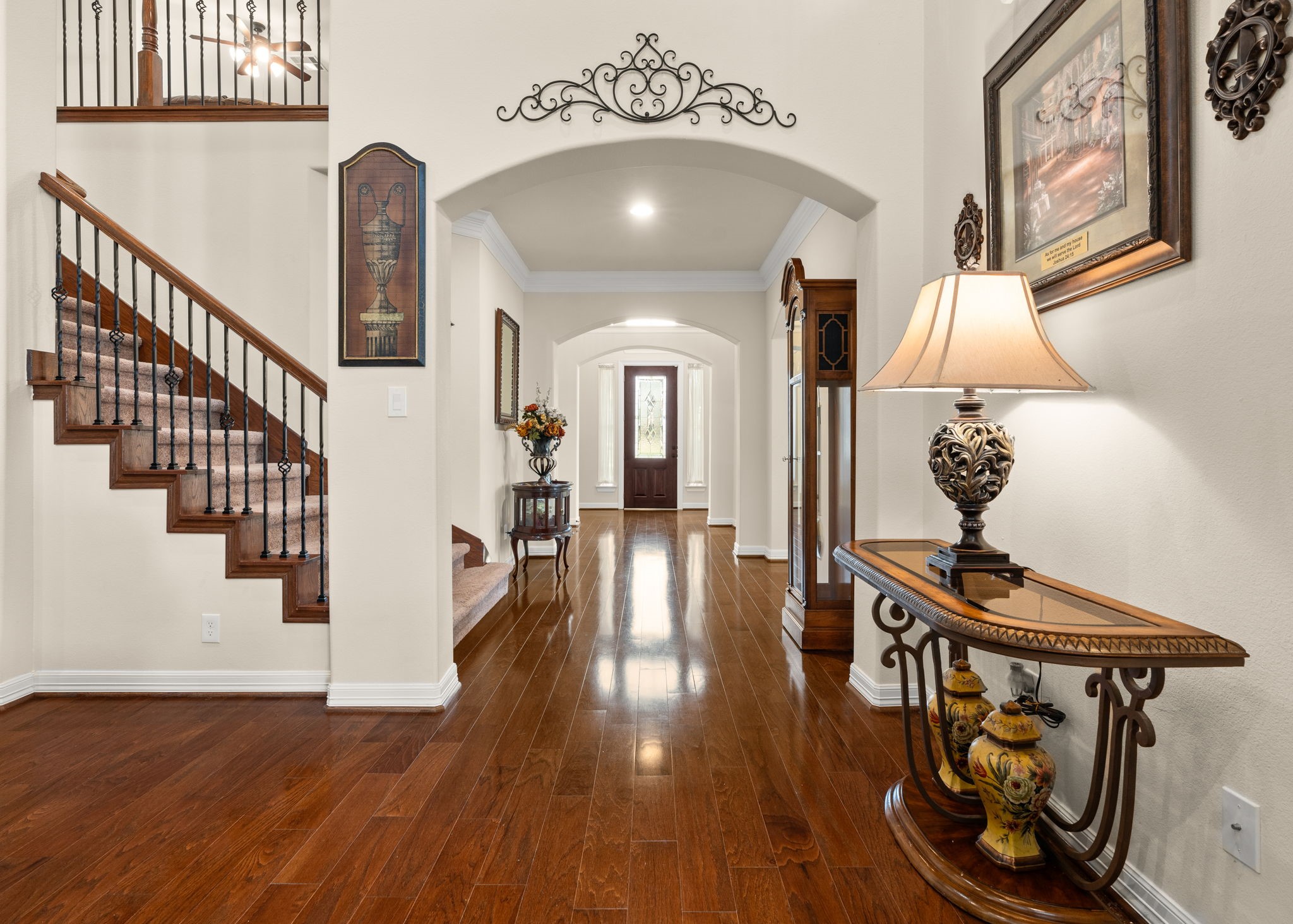 28503 Riverside Crest Lane Houston, TX 77336 - Photo 6 of 50 Impressive formal entry.