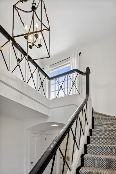 473 Sheridan Road Winnetka, IL 60093 - Photo 16 of 32 a view of entryway