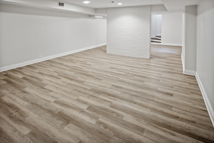 473 Sheridan Road Winnetka, IL 60093 - Photo 23 of 32 a view of an empty room