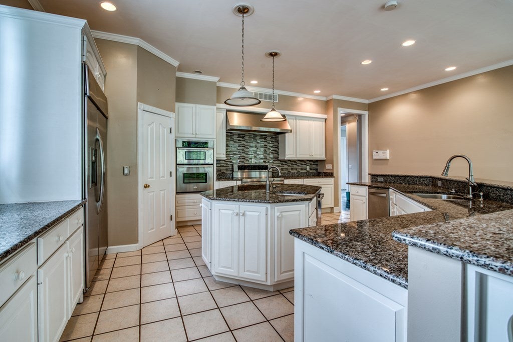 1393 Riverside Road Bluff City, TN 37618 - Photo 12 of 39 Gallery Image 12