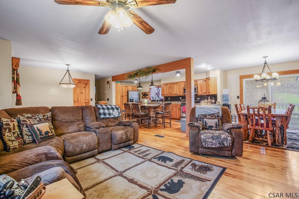4627 Water Level Road Rockwood, PA 15557 - Photo 9 of 28