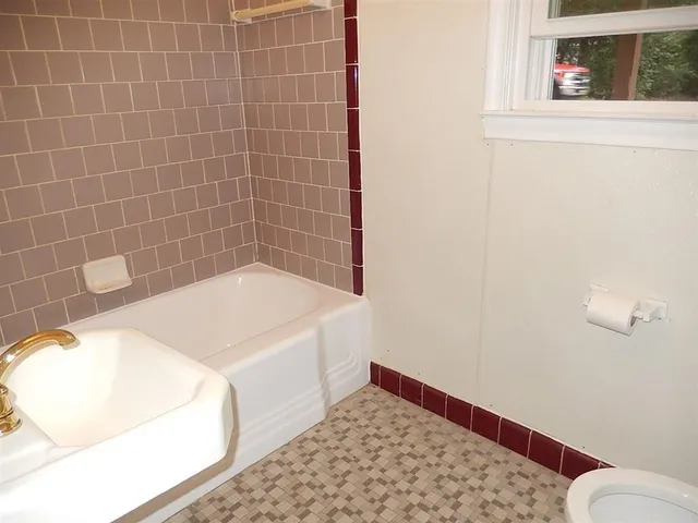 $2,000 | 1641 Mayhew Street, Tallahassee, FL 32304