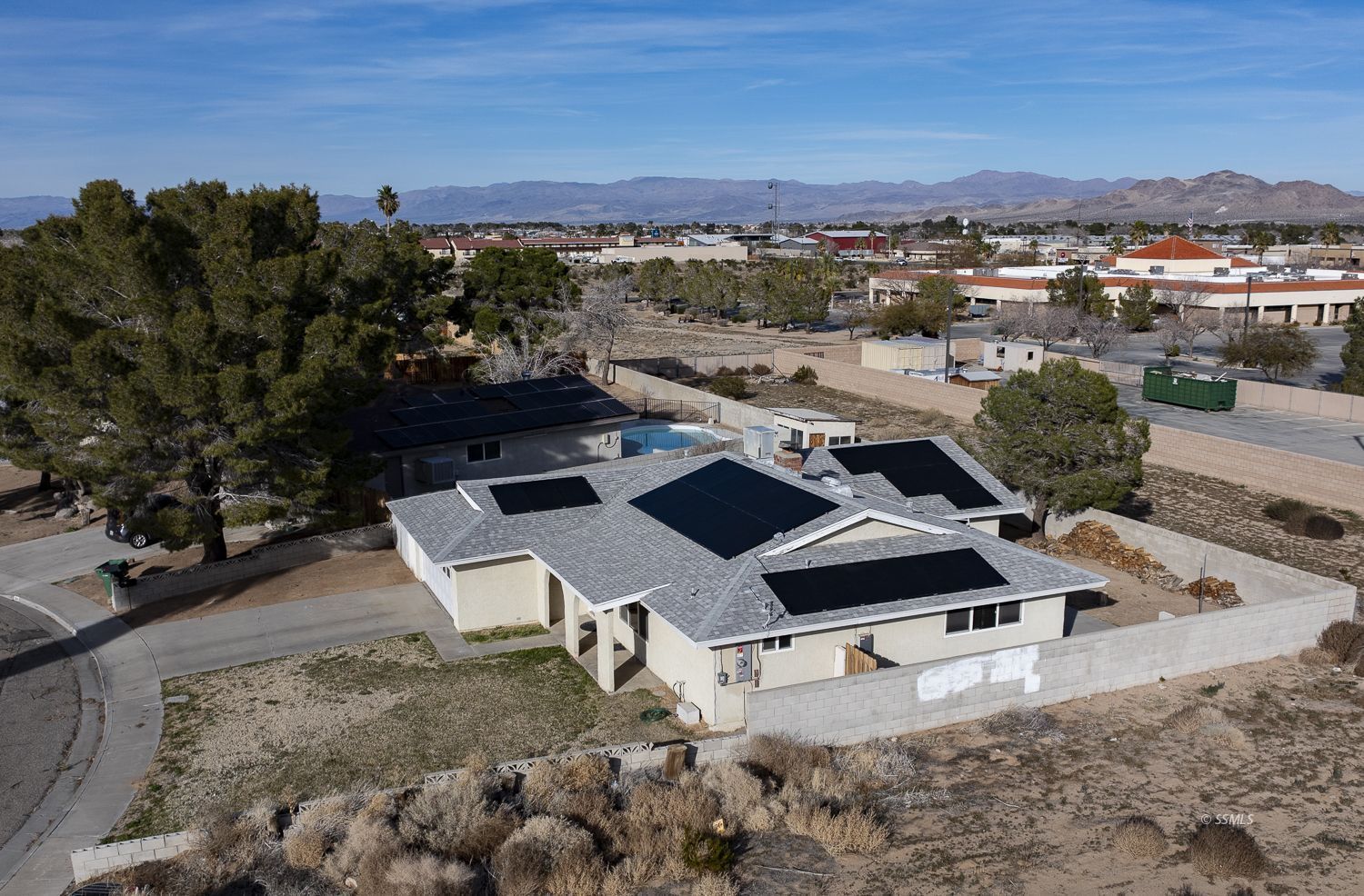 800 South Sanders Street Ridgecrest, CA 93555 - Photo 31 of 33 an aerial view of a house with a yard
