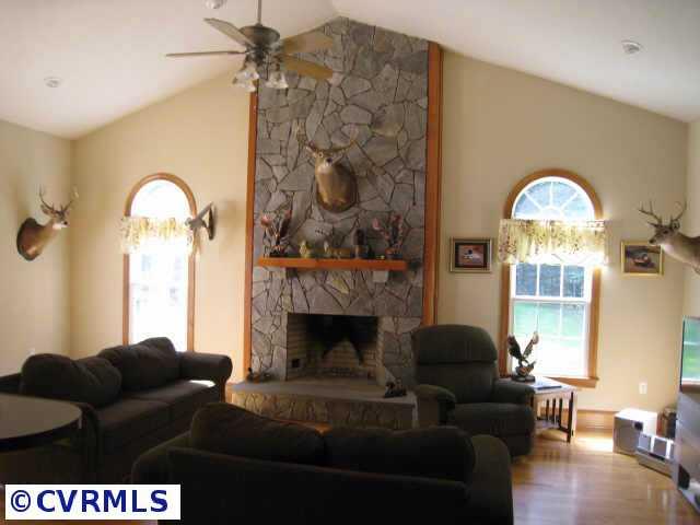 9300 Topeka Road Quinton, VA 23141 - Photo 4 of 7 Gallery Image 4