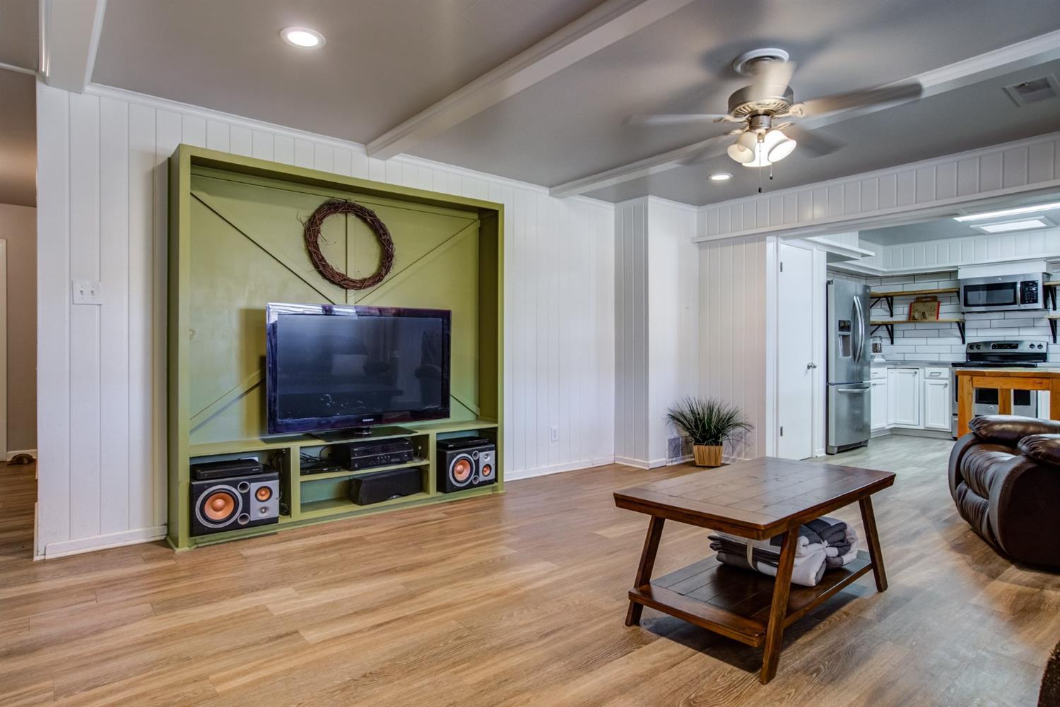 3610 48th Street Lubbock, TX 79413 - Photo 3 of 15 3610-48th-St_Lubbock-TX14