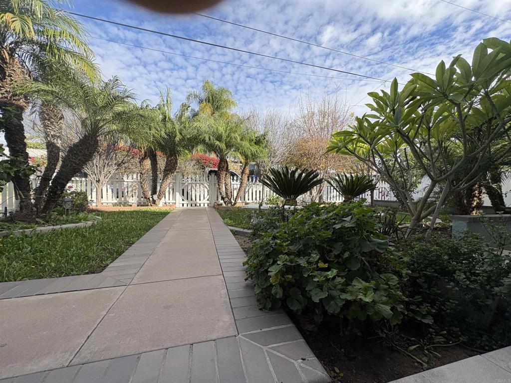 431 Debby Street Fallbrook, CA 92028 - Photo 3 of 18