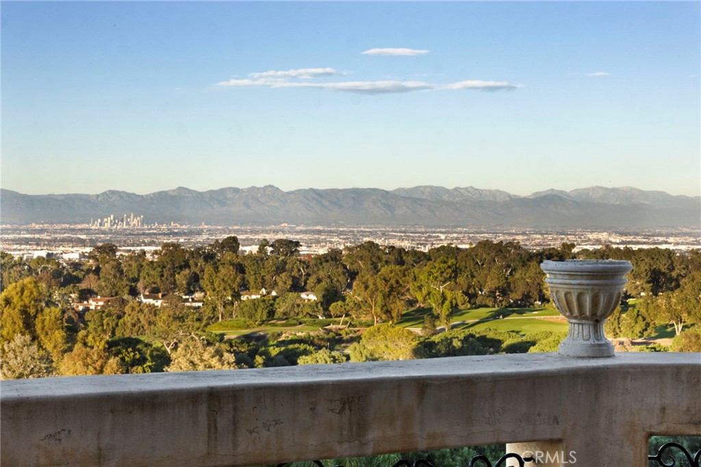 4 Yellow Brick Road Rancho Palos Verdes, CA 90275 - Photo 17 of 40 Primary Bathroom w/ City Views