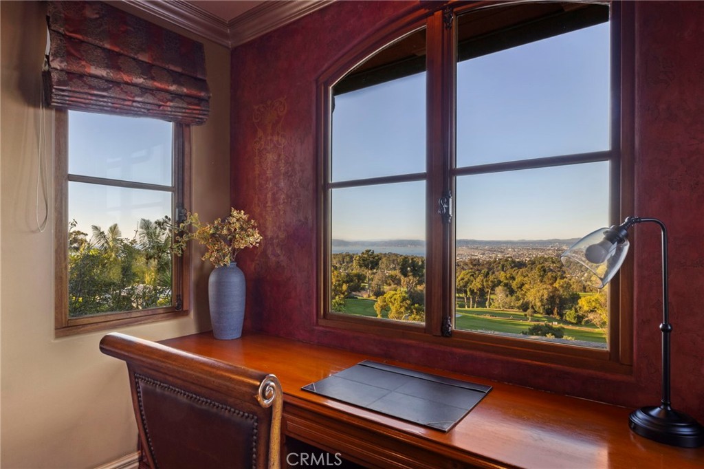 4 Yellow Brick Road Rancho Palos Verdes, CA 90275 - Photo 23 of 40 Junior Suite Office w/ Ocean Views