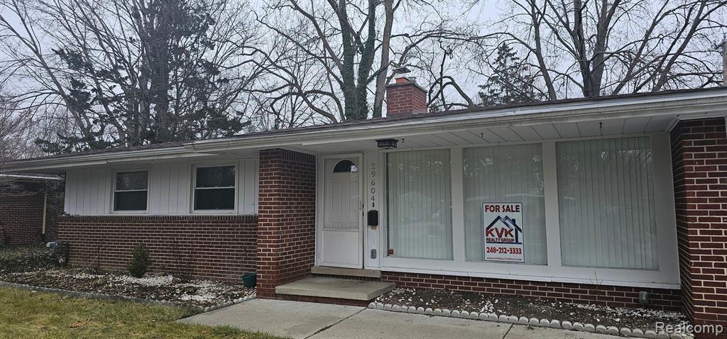 29604 Chelmsford Road Southfield, MI 48076 - Photo 1 of 27
