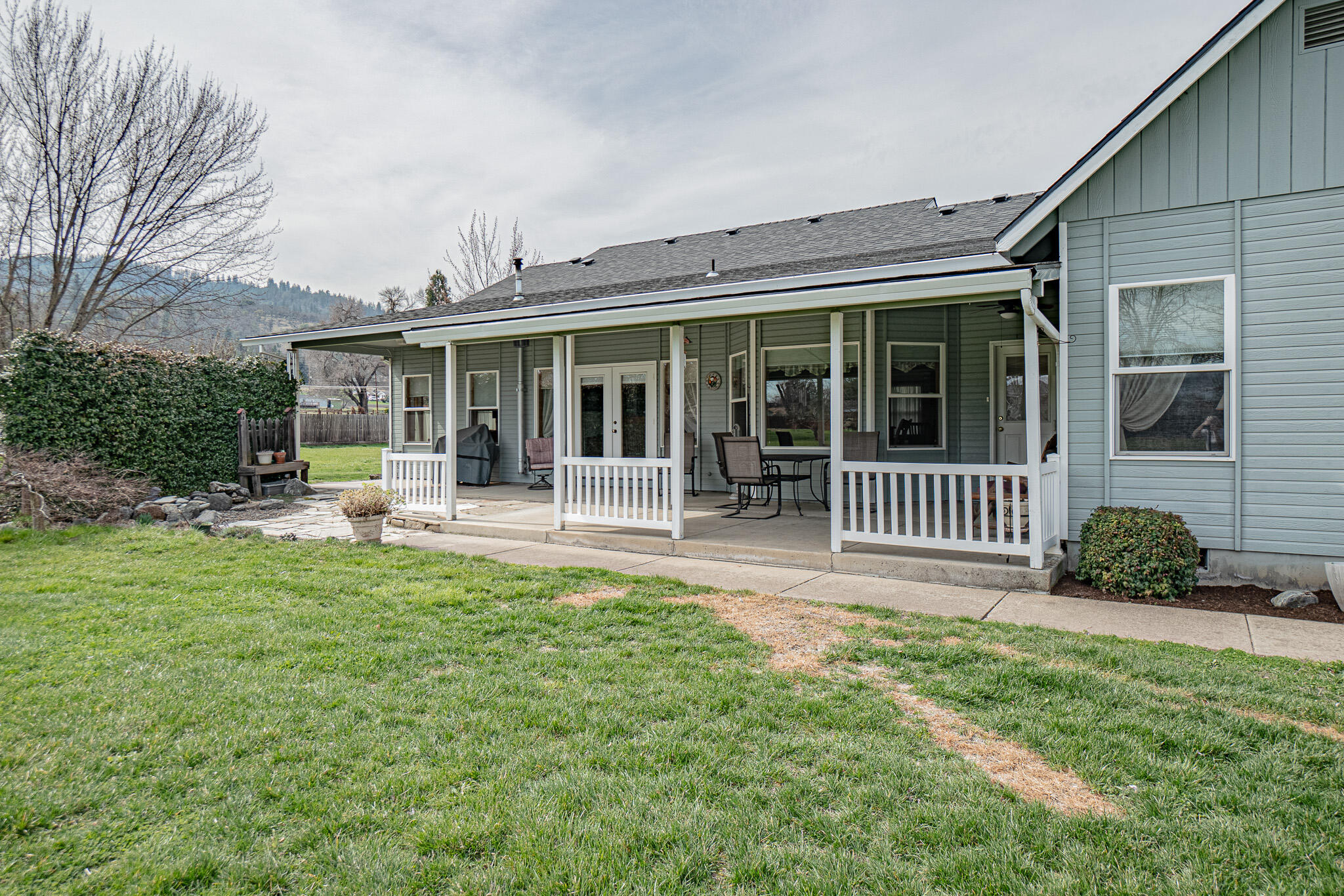 1747 Minear Road Medford, OR 97501 - Photo 27 of 35 DSC00551-HDR