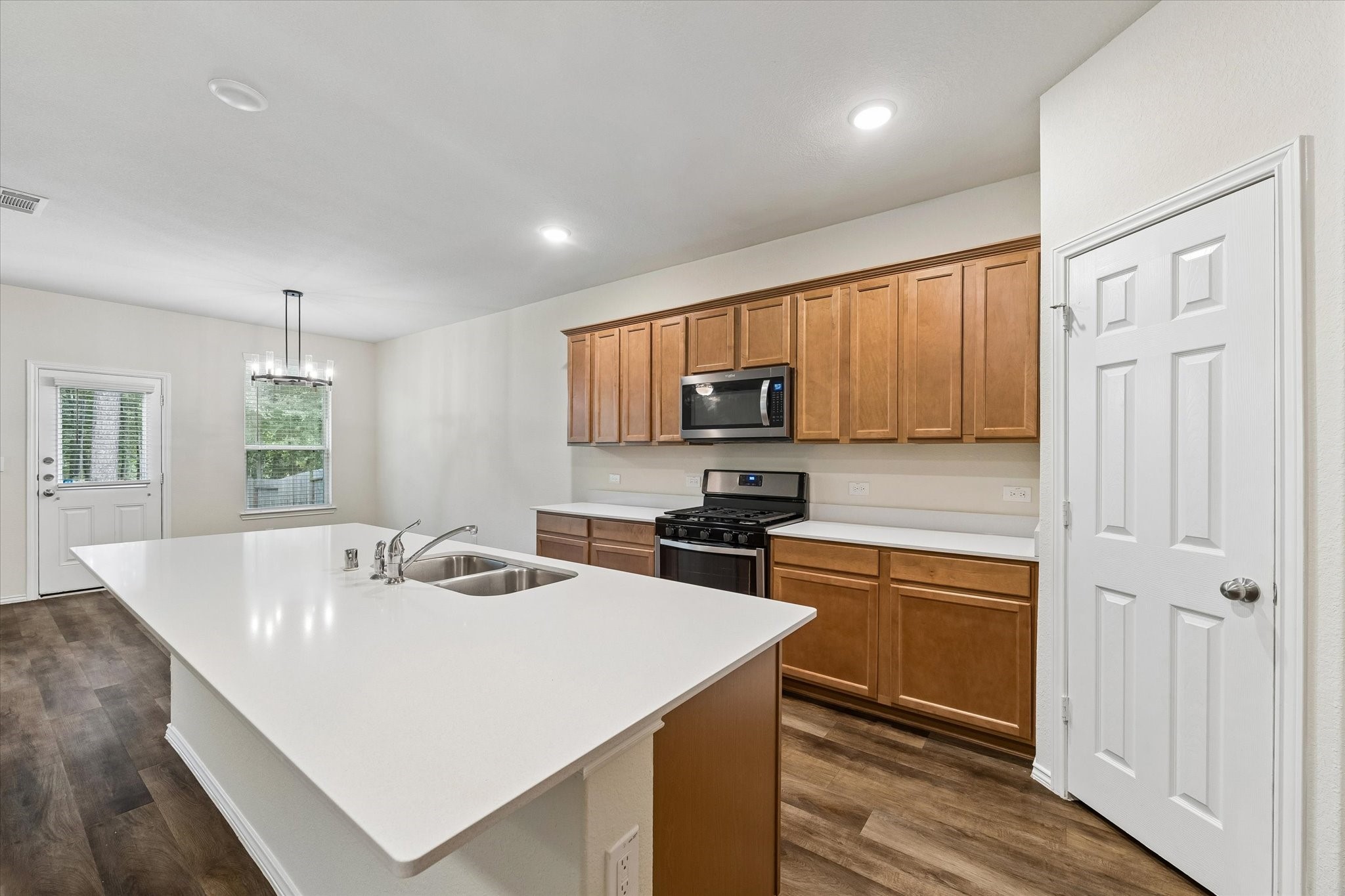 4050 Timber Sapp Drive Conroe, TX 77304 - Photo 2 of 20