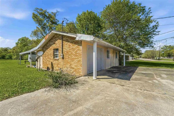 $460,000 | 301 North Thompson Avenue, Iowa, LA 70647