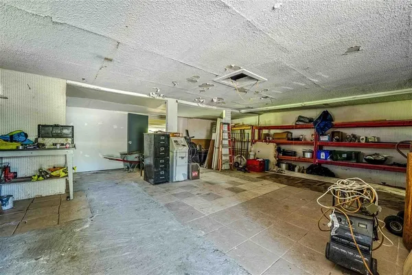 $460,000 | 301 North Thompson Avenue, Iowa, LA 70647