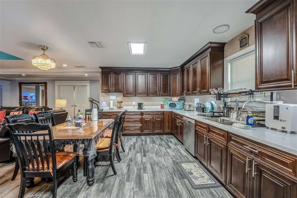 $460,000 | 301 North Thompson Avenue, Iowa, LA 70647