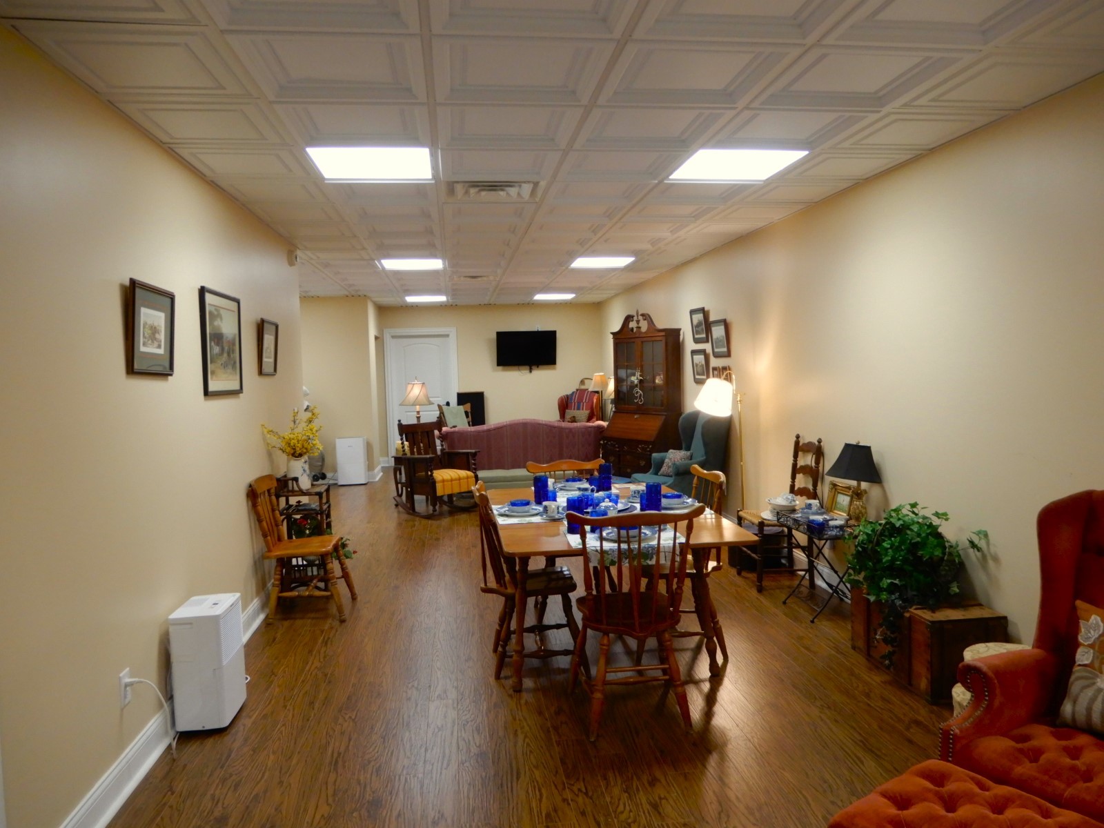 135 Allegheny Road Gilbertsville, KY 42044 - Photo 59 of 78 a living room with furniture and wooden floor