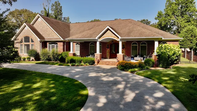 $1,399,900 | 135 Allegheny Road, Gilbertsville, KY 42044