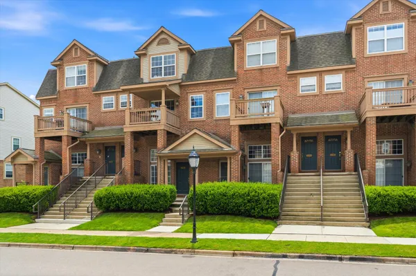 $2,100 | 2794 Barclay Way, Ann Arbor, MI 48105
