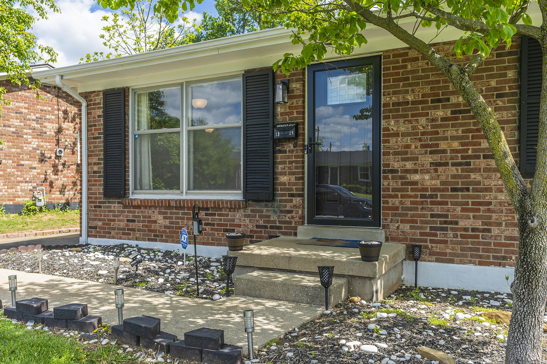 1819 Raleigh Road Lexington, KY 40505 - Photo 3 of 27 1819raliegh03 copy