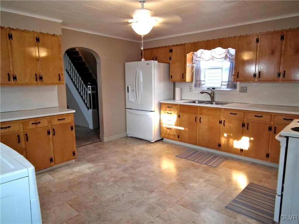 153 Spring Street Nazareth, PA 18064 - Photo 6 of 16 Gallery Image 6