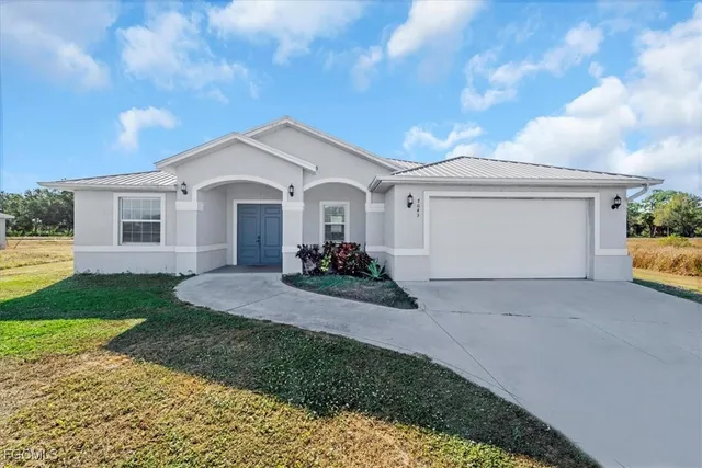 $274,900 | 7043 Brazil Circle, LaBelle, FL 33935
