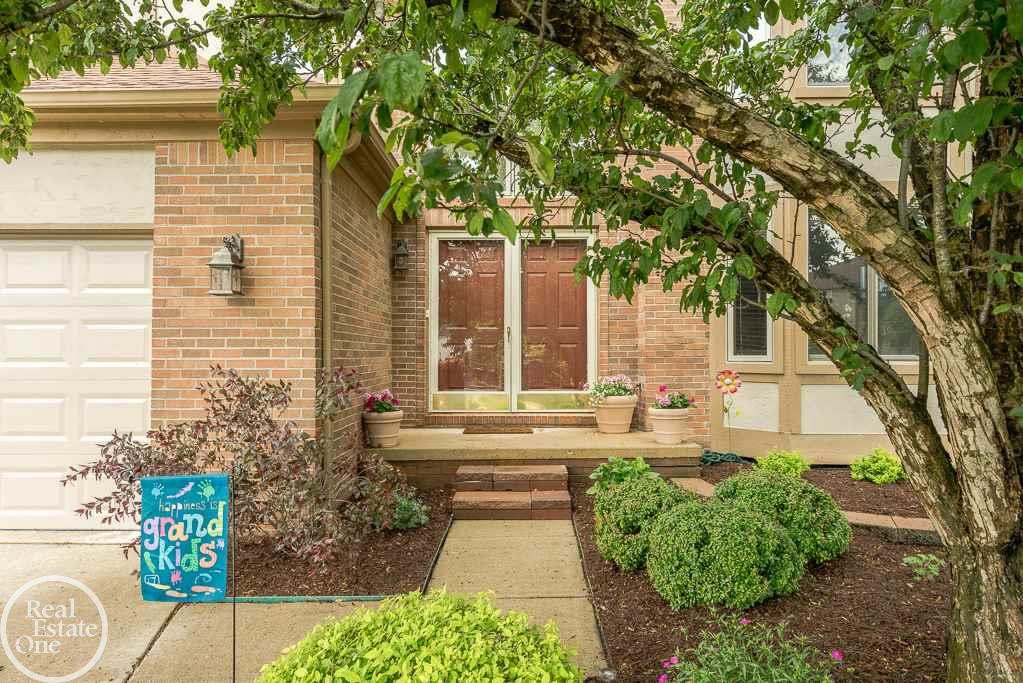 1055 Skyview Court Rochester, MI 48307 - Photo 1 of 29