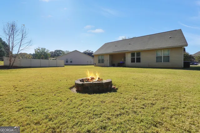 a view of an outdoor space and a yard
