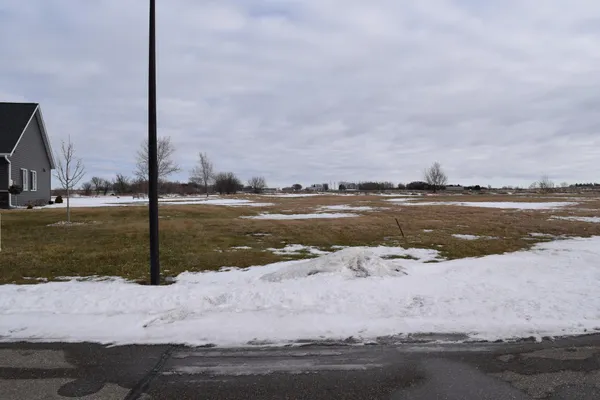 $40,000 | 1904 Shady Lane Northeast, Willmar, MN 56201