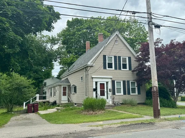 $2,000 | 72 Oak Street, Unit 2, Middleboro, MA 02346
