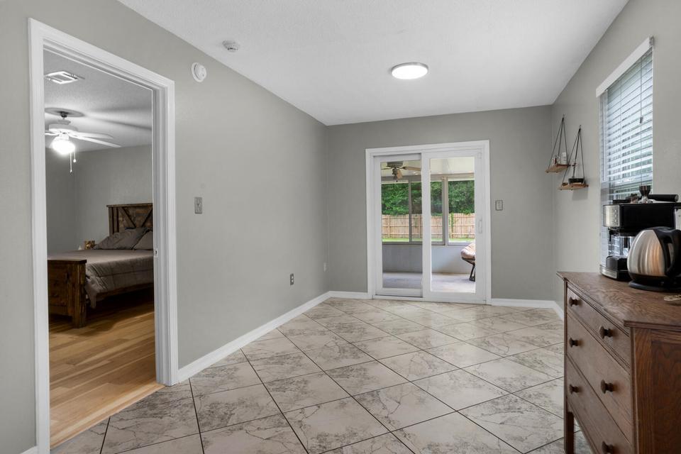 318 Pelham Road Fort Walton Beach, FL 32547 - Photo 7 of 21 20250529195207162446000000-o