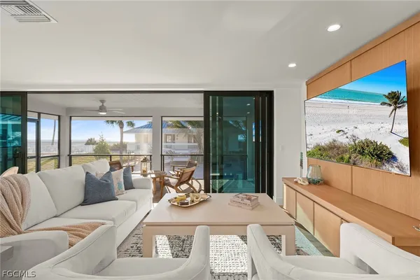 $3,495,000 | 25 Beach Homes, Captiva, FL 33924