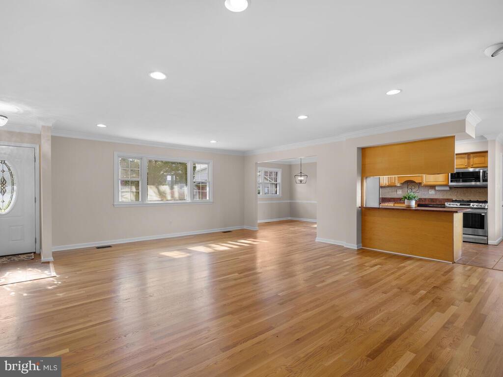 11603 Vale Road Oakton, VA 22124 - Photo 13 of 63 Gallery Image 13