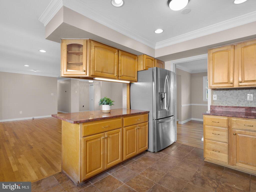 11603 Vale Road Oakton, VA 22124 - Photo 18 of 63 Gallery Image 18