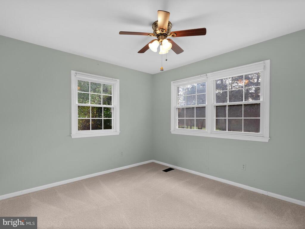 11603 Vale Road Oakton, VA 22124 - Photo 31 of 63 2nd bedroom