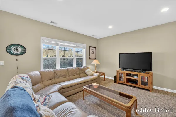 $299,900 | 18685 Heather Ridge Road, Unit 18, Battle Creek, MI 49017