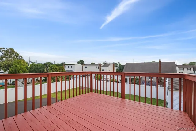 a view of walk in closet
