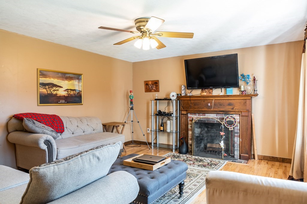 157 Great Road Shirley, MA 01464 - Photo 5 of 29