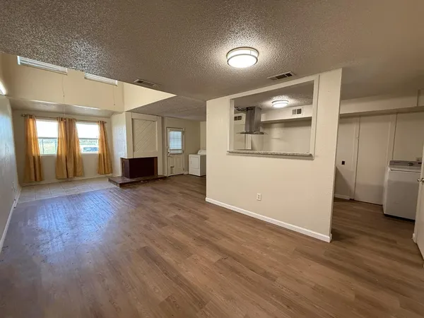 $895 | 9696 Walnut Street, Unit 1305, Dallas, TX 75243