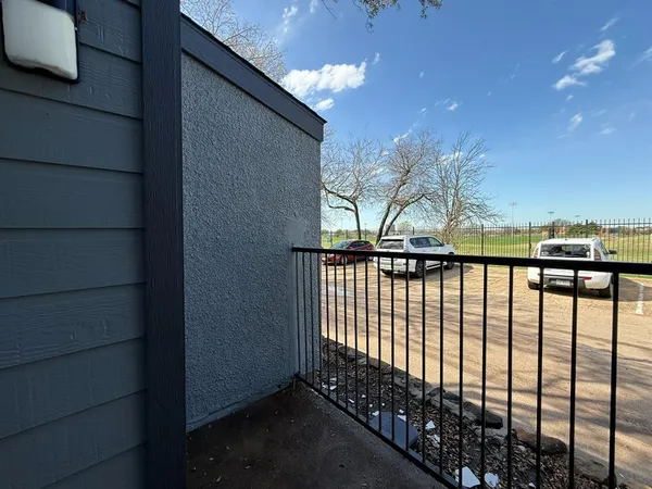 $895 | 9696 Walnut Street, Unit 1305, Dallas, TX 75243