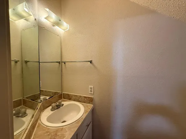 $895 | 9696 Walnut Street, Unit 1305, Dallas, TX 75243