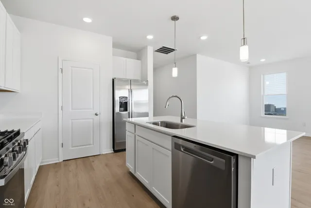 $2,400 | 2855 Piper Place, Plainfield, IN 46168