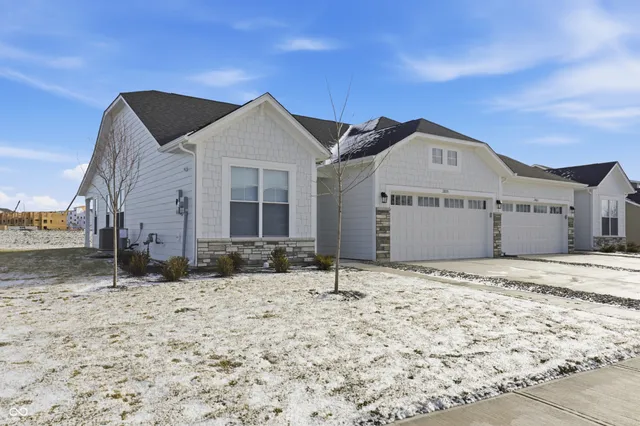 $2,400 | 2855 Piper Place, Plainfield, IN 46168