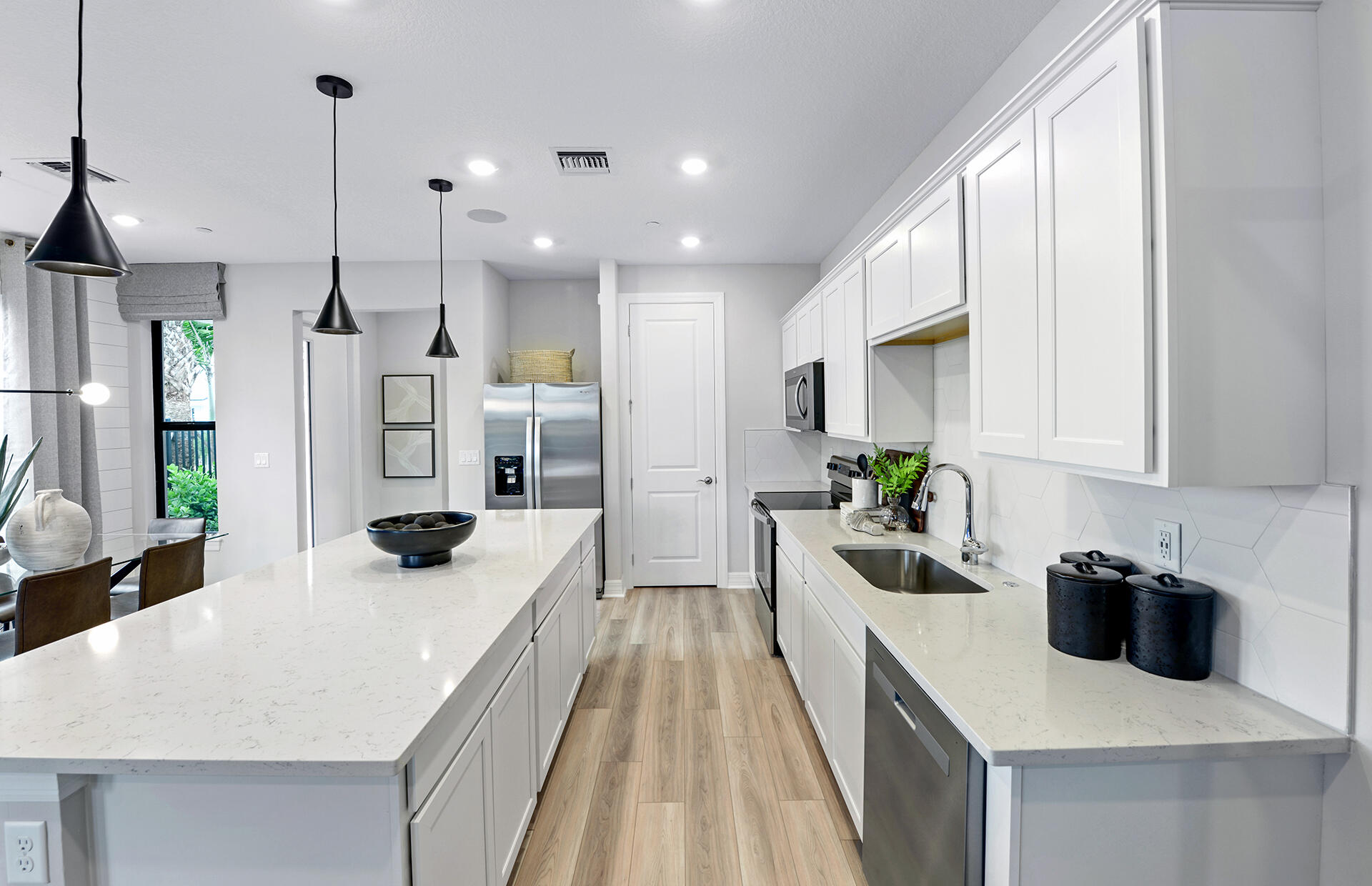 8370 Northwest 7th Court, Unit 1103 Plantation, FL 33324 - Photo 9 of 23 SEFL_PU_EMO_GraytonGrand_Kitchen1_web