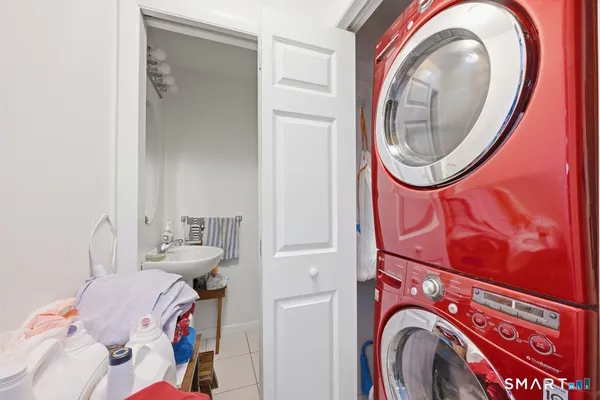 $349,999 | 27 Parkwood Drive, Unit 27, Norwich, CT 06360