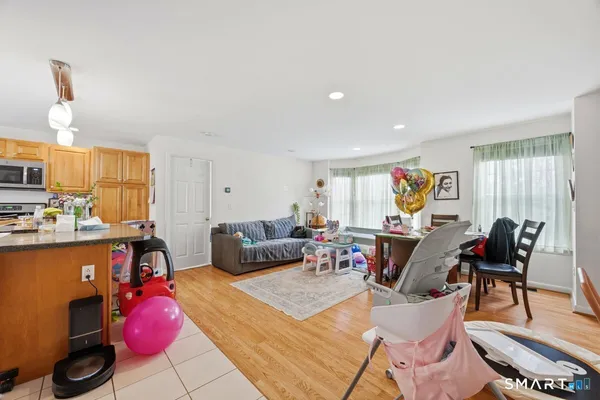 $349,999 | 27 Parkwood Drive, Unit 27, Norwich, CT 06360