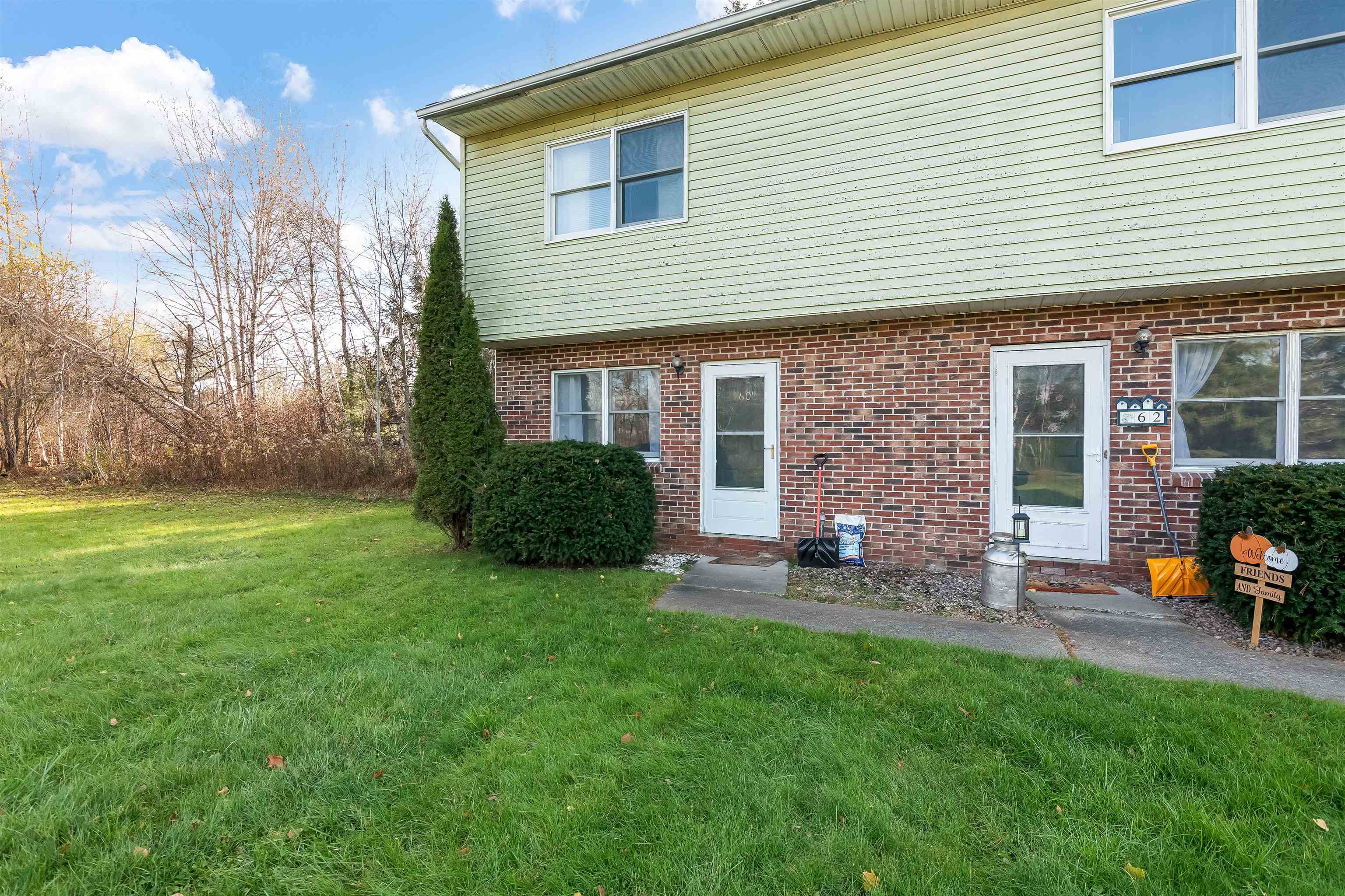 60 Shirley Circle Williston, VT 05495 - Photo 2 of 18