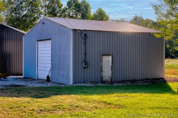 $309,900 | 914 Henryville Bluelick Road, Henryville, IN 47126